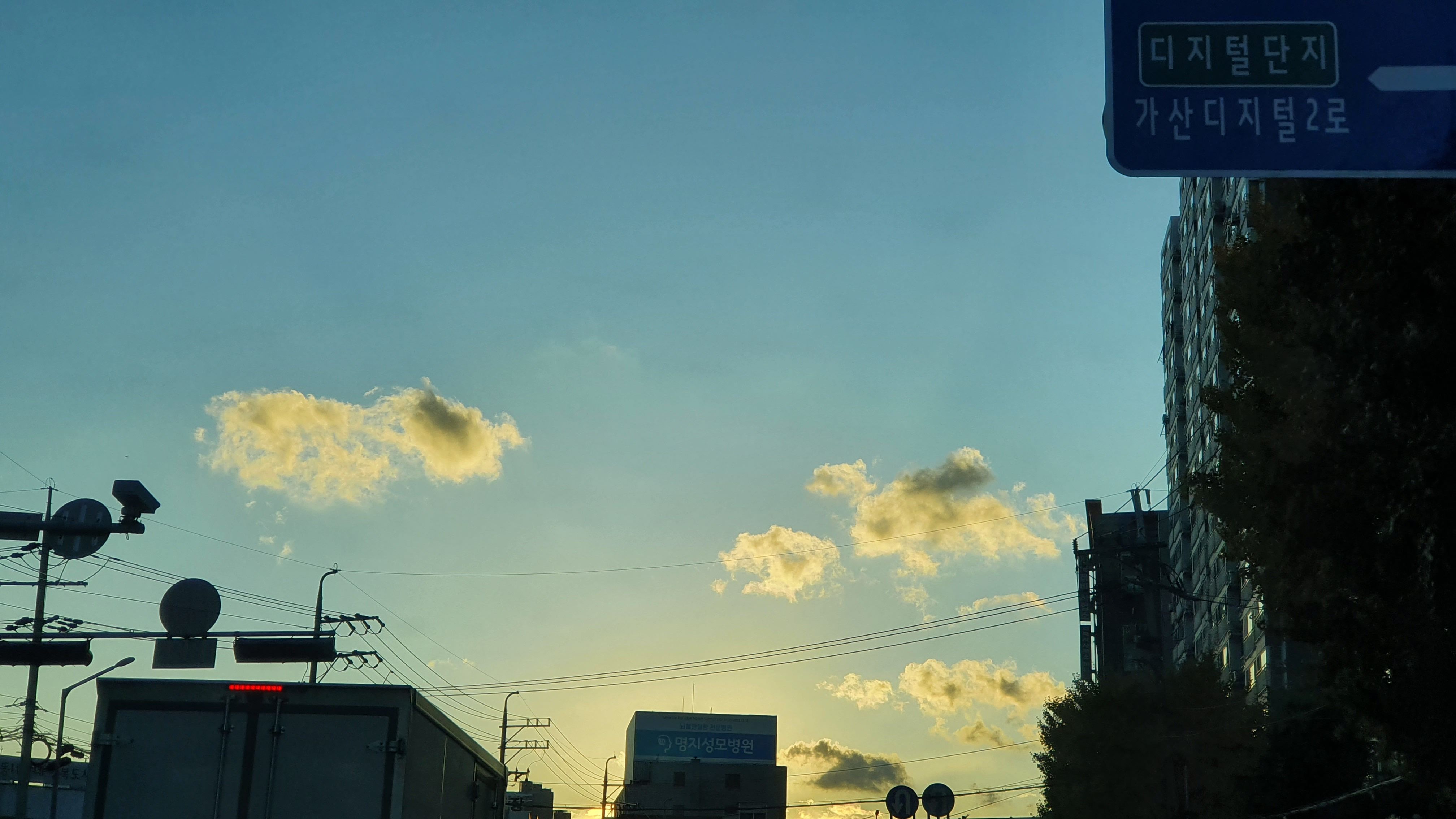 정살롱 